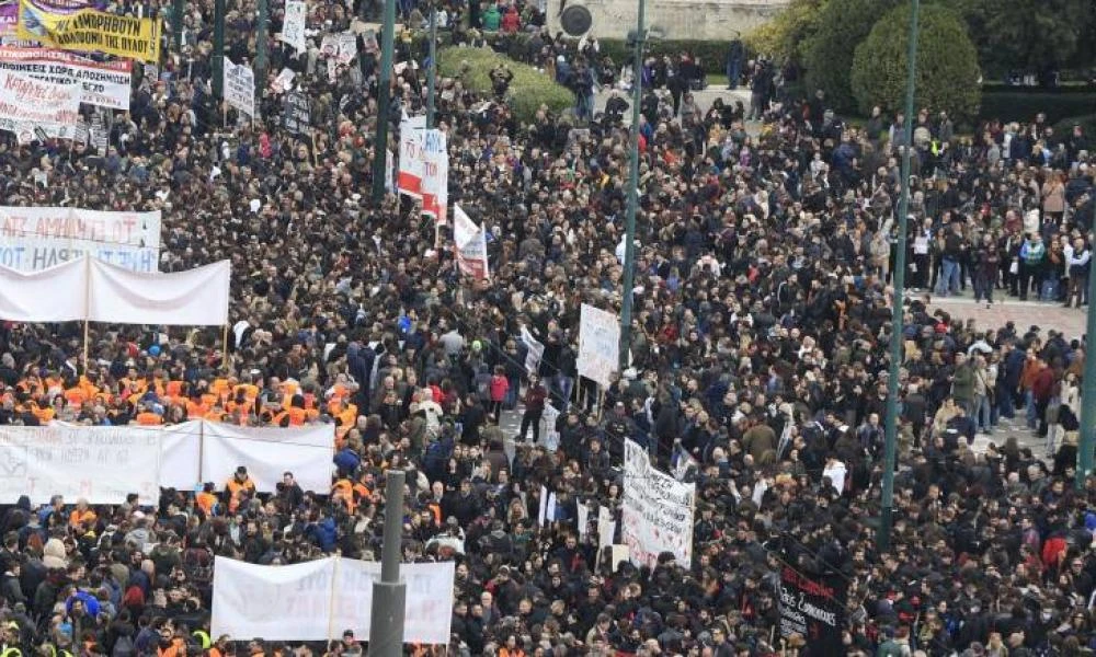 11 προσαγωγές και τρεις συλλήψεις στην Αθήνα πριν από το συλλαλητήριο